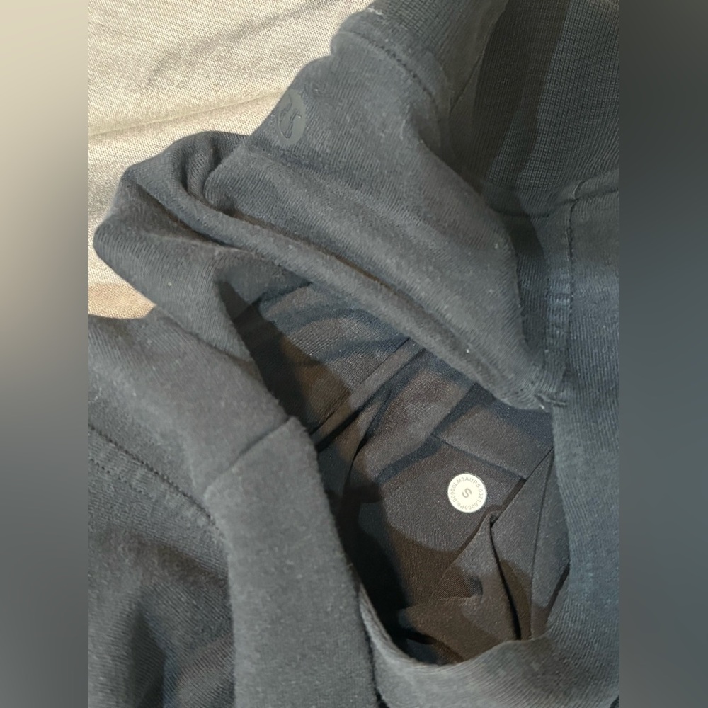 lululemon - Picture 3 of 3